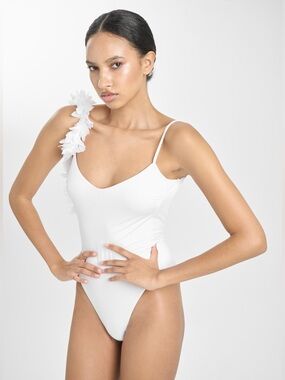 NWT La Reveche Assuan White One piece REVOLVE - bridal- $330- Size Small